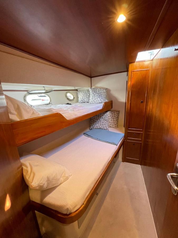 Infantman Yatch Hotel Vila Nova de Gaia Bagian luar foto